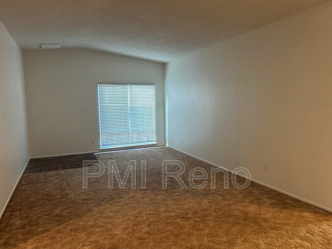 933 Glen Meadow Dr in Sparks, NV - Building Photo - Building Photo