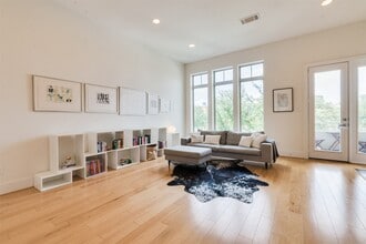 5429C Hidalgo St in Houston, TX - Building Photo - Building Photo