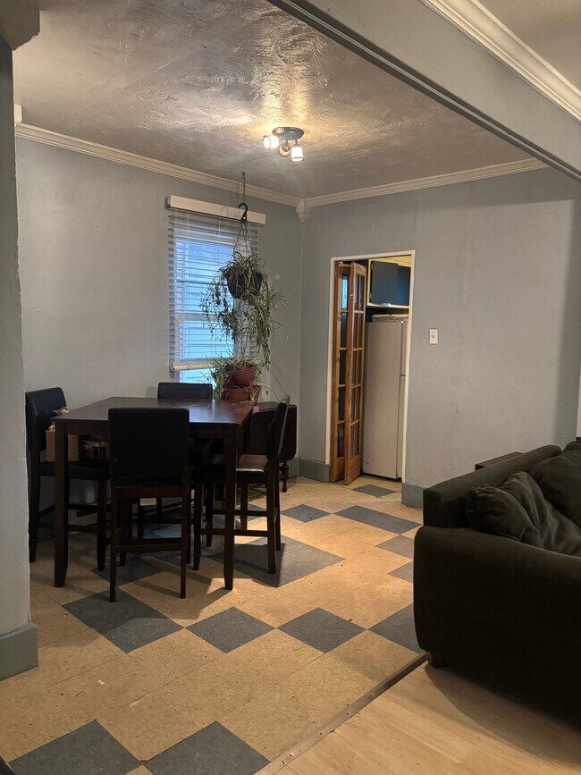 28 Beltzhoover Ave, Unit Perfect for student in Pittsburgh, PA - Foto de edificio - Building Photo