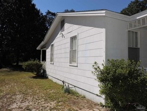6971 Holland Rd in Milton, FL - Building Photo - Building Photo