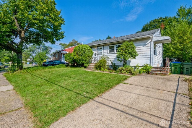 173 Orange St in Edison, NJ - Building Photo - Building Photo
