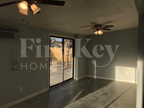 8923 W Harmont Dr in Peoria, AZ - Foto de edificio - Building Photo