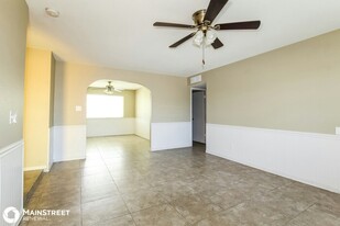 4611 W Christy Dr in Glendale, AZ - Building Photo - Building Photo