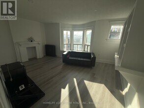 737 Broadview Ave in Toronto, ON - Building Photo - Building Photo