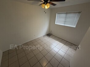 10108 Comanche Rd NE in Albuquerque, NM - Building Photo - Building Photo