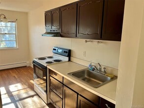 63 Kenwood Dr in New Windsor, NY - Building Photo - Building Photo