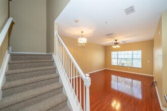 2514 Grand Central Pkwy in Orlando, FL - Building Photo - Building Photo