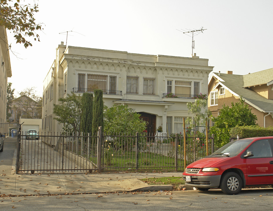 1827 S Van Ness Ave in Los Angeles, CA - Building Photo