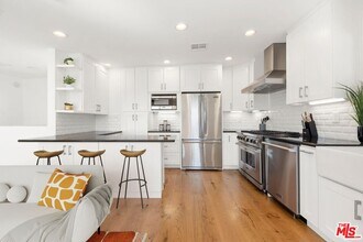 1788 N Orange Grove Ave in Los Angeles, CA - Building Photo - Building Photo