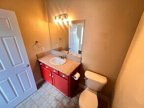 1048 Peach Blossom Way in Sparks, NV - Building Photo - Building Photo