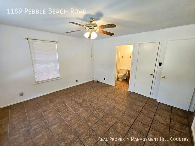 1189 Pebble Beach Rd in Lakehills, TX - Building Photo - Building Photo