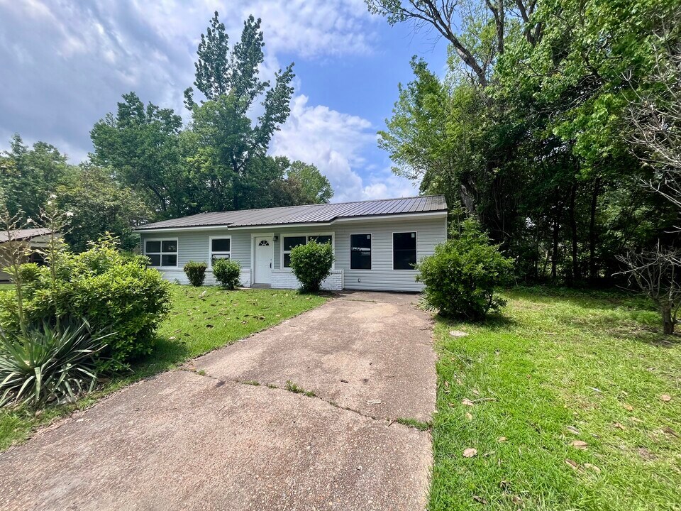 147 Beech St in Columbus, MS - Building Photo
