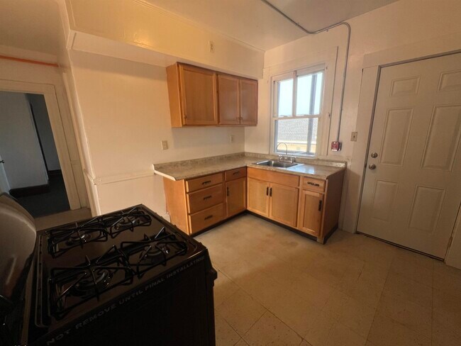 459 Beech St-Unit -3 in Manchester, NH - Building Photo - Building Photo