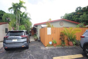 724 NE 23rd Dr, Unit 724 in Wilton Manors, FL - Building Photo