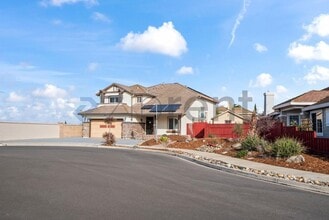 25 Zion Ct in Oakley, CA - Foto de edificio - Building Photo