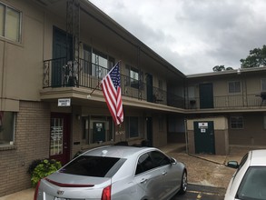 College Creek Apartments in Texarkana, TX - Foto de edificio - Building Photo