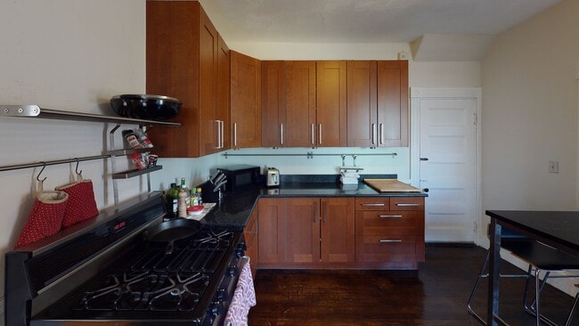 property at 5 Ashton Pl