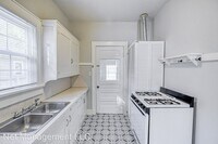 302 S Flood Ave photo'