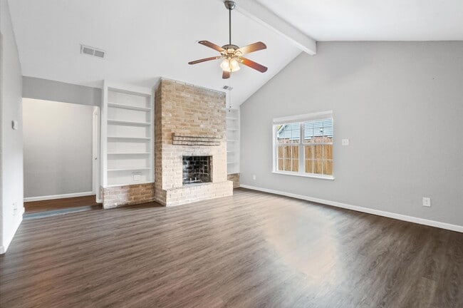 6610 Rockergate Dr in Missouri City, TX - Building Photo - Building Photo