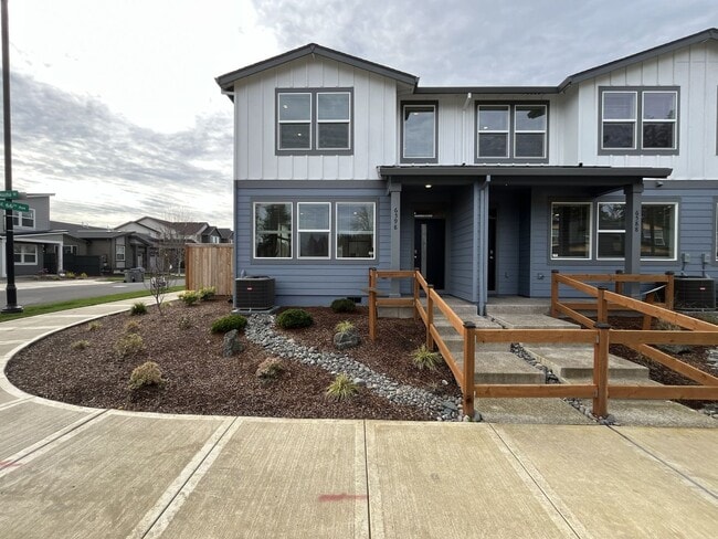 6598 SE Nasha St in Hillsboro, OR - Building Photo - Building Photo