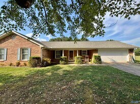 176 Barnstable Ct in Harvest, AL - Building Photo