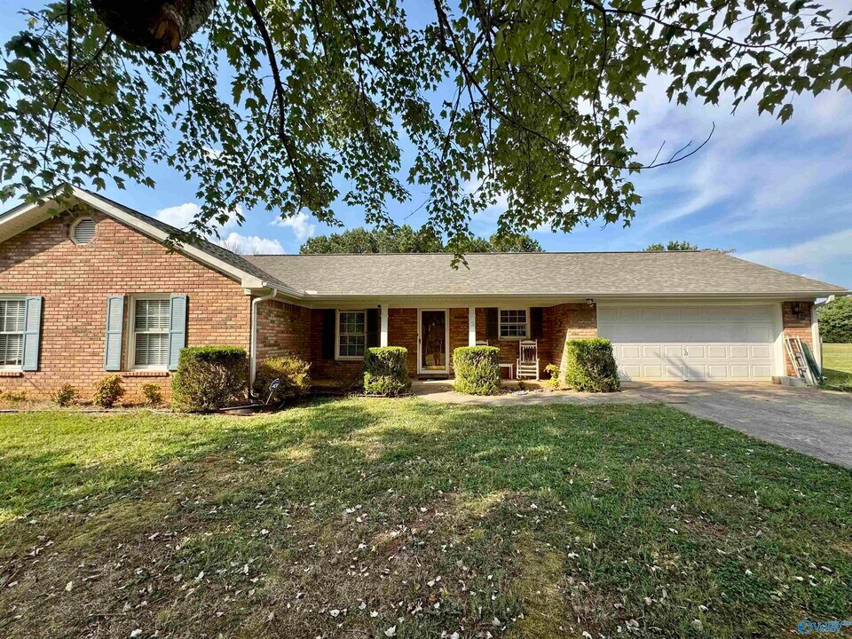 176 Barnstable Ct in Harvest, AL - Building Photo