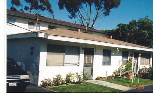 331-333 1/2 Avocado St in Costa Mesa, CA - Building Photo - Building Photo