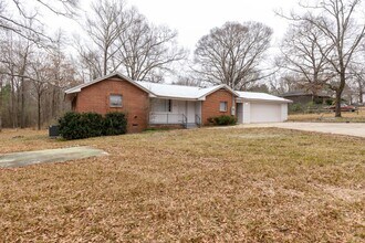 8152 Hopewell Rd in Bessemer, AL - Building Photo - Building Photo