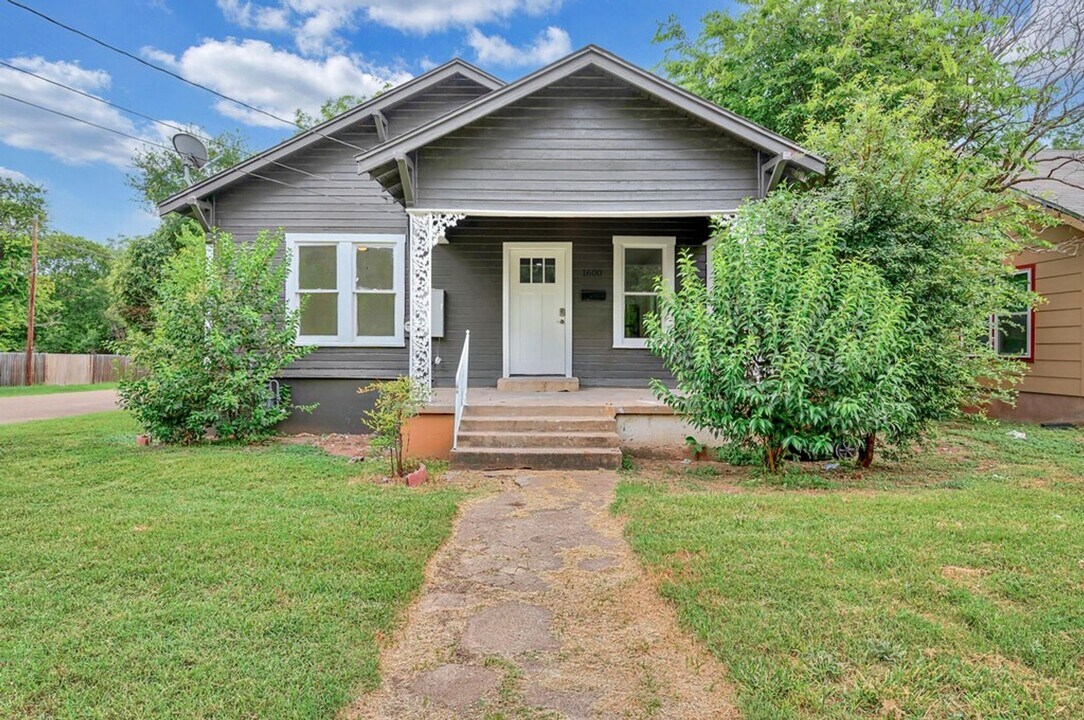1600 Windsor Ave in Waco, TX - Building Photo