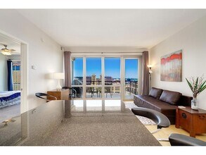 929 Portland Ave in Minneapolis, MN - Foto de edificio - Building Photo