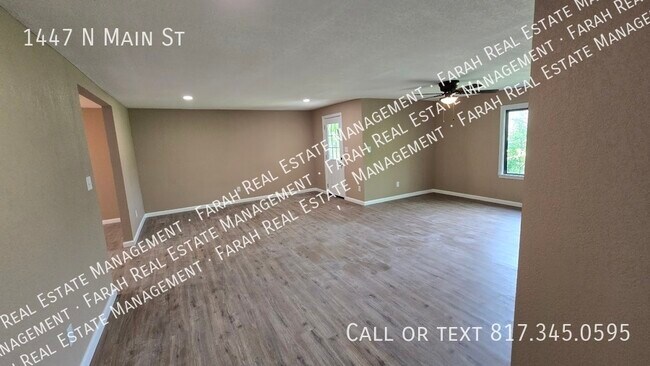 1447 N Main St in Mansfield, TX - Building Photo - Building Photo