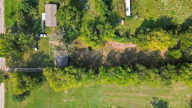 1080 Co Rd 1235 in Emory, TX - Foto de edificio - Building Photo