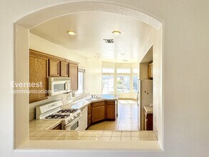 6180 Powdermill St in Las Vegas, NV - Building Photo - Building Photo