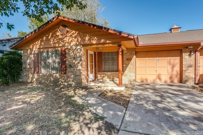 property at 2913 Eisenhauer Rd