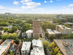 5400 S Harper Ave, Unit 804 in Chicago, IL - Building Photo - Building Photo