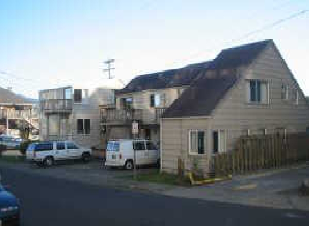 520 Beach Dr in Seaside, OR - Foto de edificio