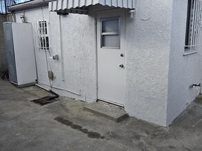 11934 S Inglewood Ave in Hawthorne, CA - Building Photo - Building Photo