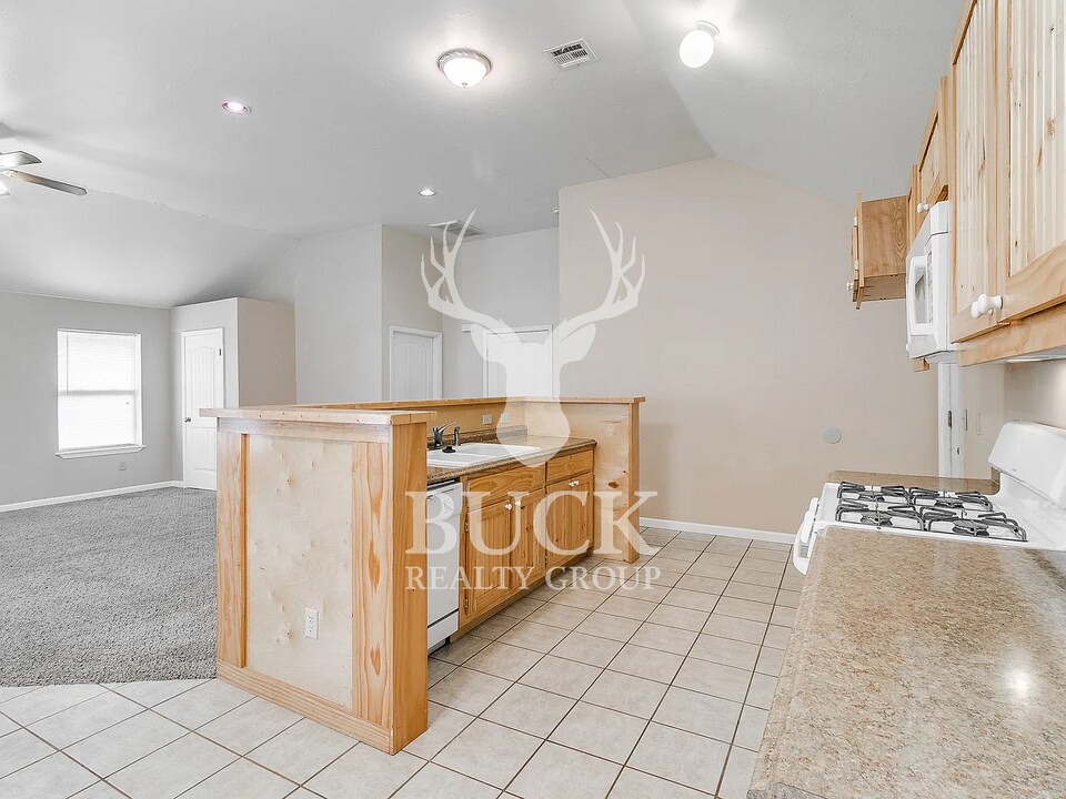 1201 Stansell Dr in Midwest City, OK - Building Photo