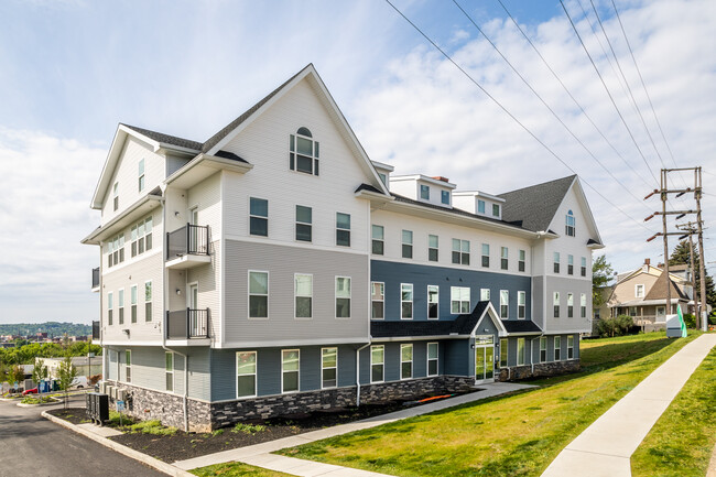 200 5th Apartments in York, PA - Foto de edificio - Building Photo