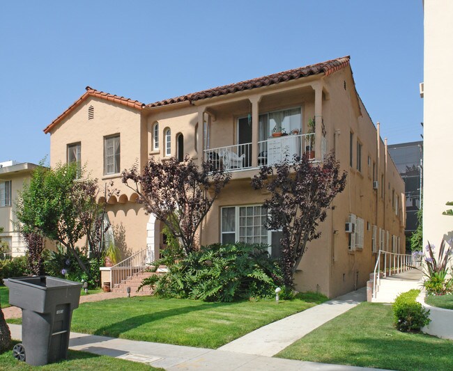 127 Hamilton Dr in Beverly Hills, CA - Building Photo - Building Photo
