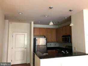 2665 Prosperity Ave-Unit -221 in Fairfax, VA - Building Photo - Building Photo