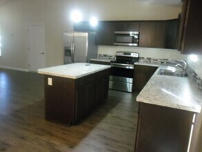 618 E Crawford St in Deer Park, WA - Building Photo - Building Photo