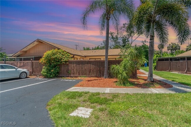 17287 Timber Oak Ln in Ft. Myers, FL - Building Photo - Building Photo