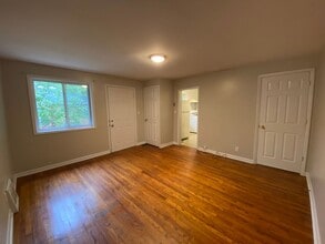 1316-1318 Baker Dr in Kalamazoo, MI - Building Photo - Building Photo