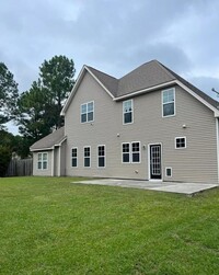 103 Lumis Ct in Hampstead, NC - Foto de edificio - Building Photo