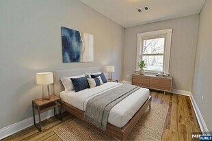 116 Maple Ave, Unit 4 in Montclair, NJ - Building Photo