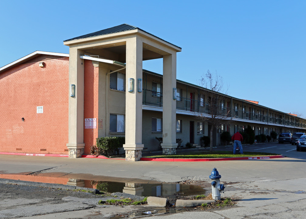 Park Springs in Irving, TX - Building Photo