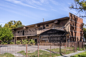 1600 N Arrowhead Ave in San Bernardino, CA - Building Photo - Building Photo