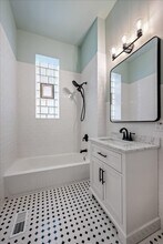 709 W Roscoe St in Chicago, IL - Building Photo - Building Photo