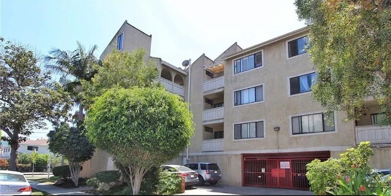 2332 E 17th St in Long Beach, CA - Building Photo